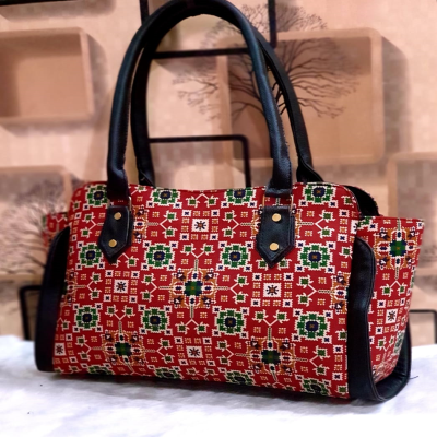 Buy LAVIE Black Olivia PU Zipper Closure Women's Satchel Handbag | Shoppers  Stop